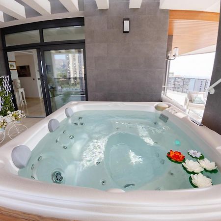 Sunset Waves Benidorm Julieta Vistas Al Mar Premium 200 Mt2 Con Jacuzzi En Terraza Appartement Buitenkant foto